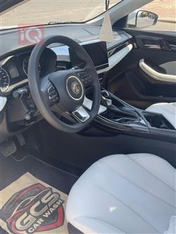 MG 5 Plus